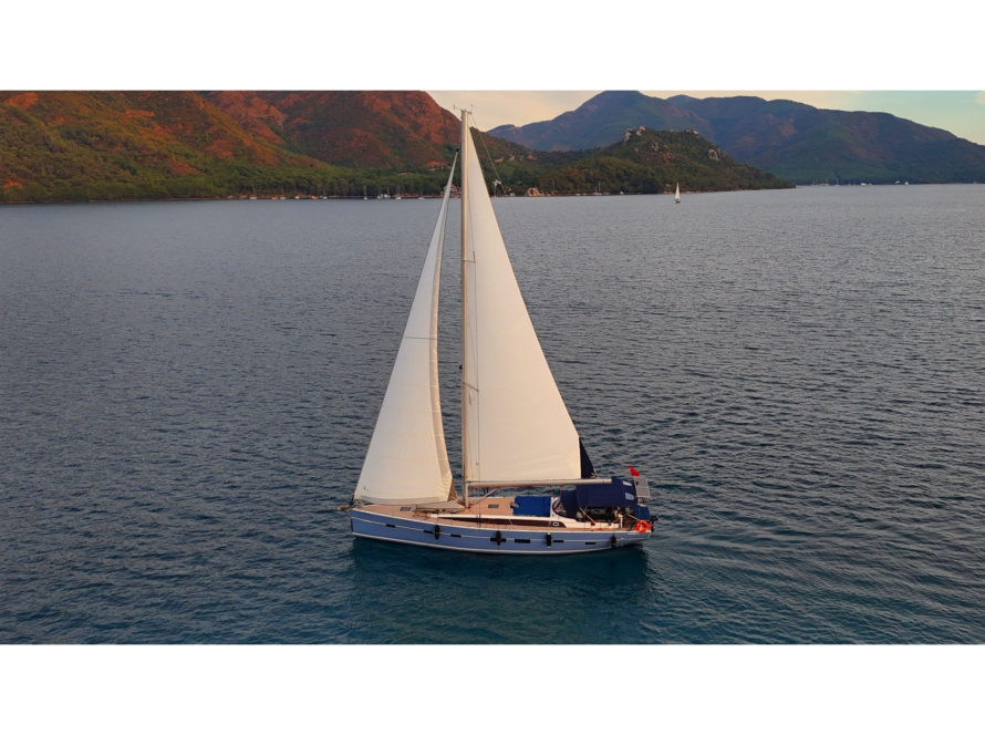 marmaris-sailing-yacht-charter-under-sail