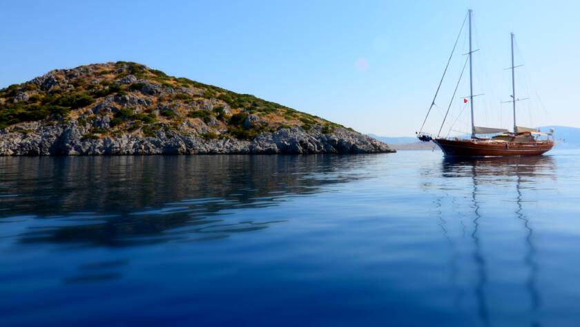 Luxury sailboat for sale cruising in the Mediterranean Sea