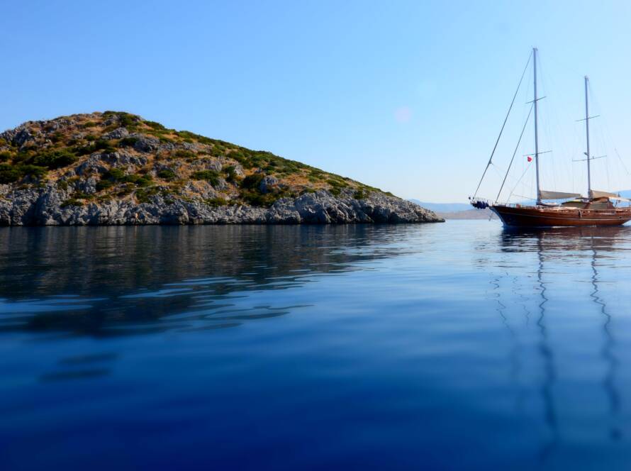 Luxury sailboat for sale cruising in the Mediterranean Sea